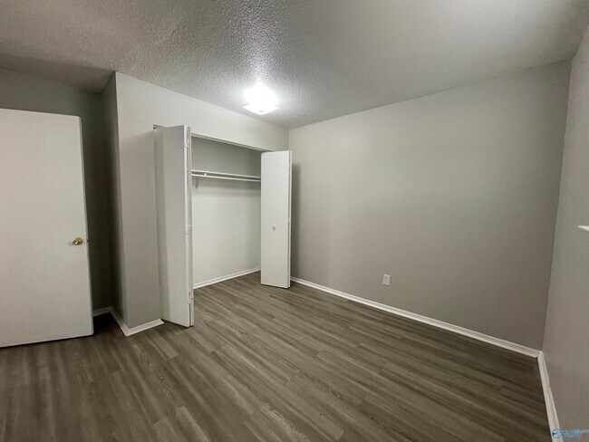 Building Photo - 103 Jodi Dr