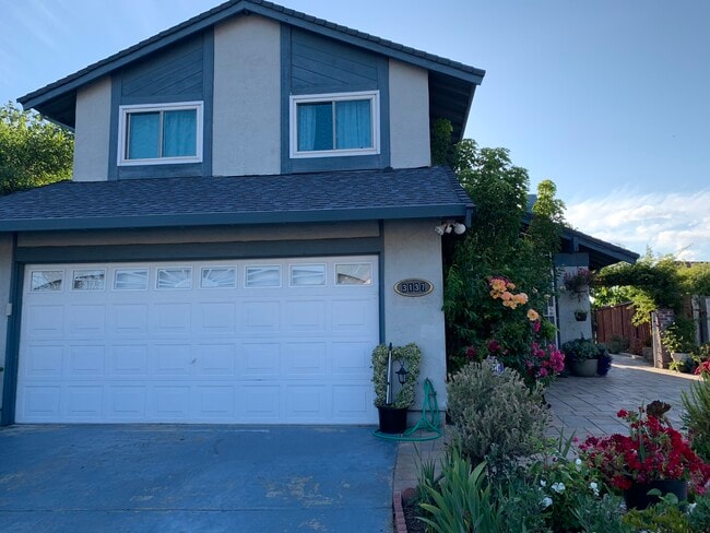 Building Photo - 3137 Larchmont Ln