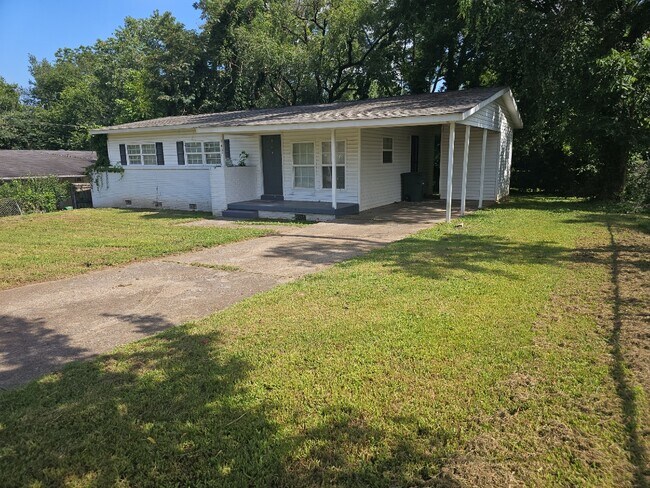 Primary Photo - 2407 Medaris Rd NW