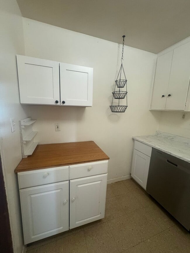 Building Photo - 1 BED/1 BATH IN REDDING