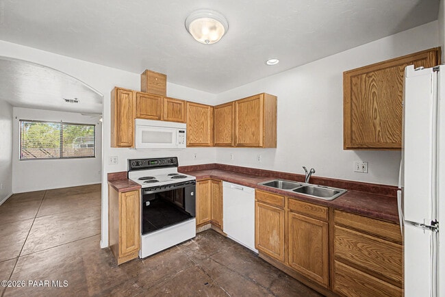 Building Photo - 5636 E 26th St