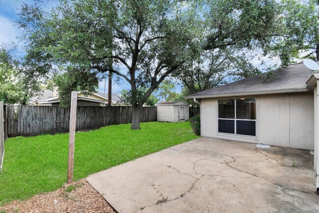 Building Photo - 13002 Kingsmill Dr