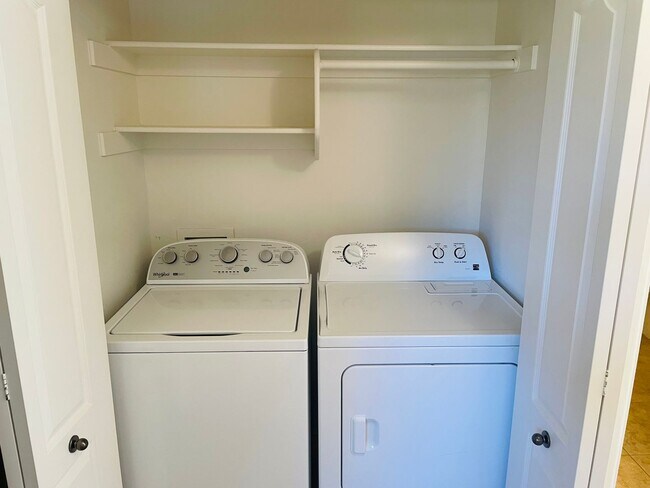 Building Photo - 520 Jordan Rd