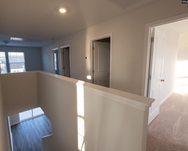 Building Photo - 3024 Hallsdale Dr