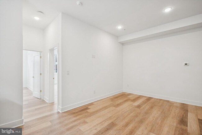 Building Photo - 5034 Florence Ave