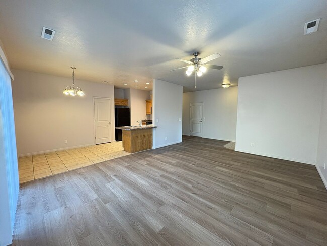 Building Photo - Townhome for rent