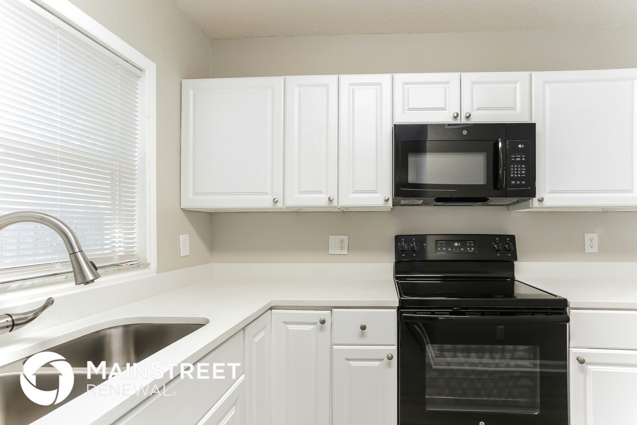 Building Photo - 2900 Freemont Terrace S