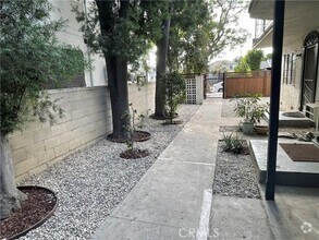 Building Photo - 5636 Willowcrest Ave