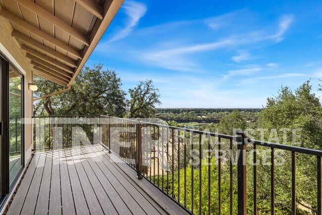 Building Photo - 8708 Bluff Ln
