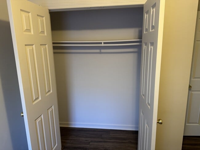 Building Photo - 3955 Ledbetter Dr