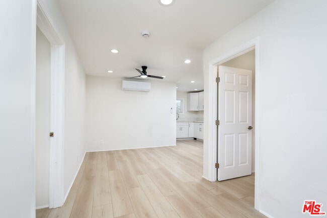 Building Photo - 14730 Firmona Ave