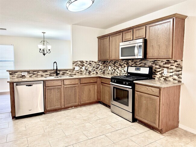 Building Photo - 3814 Silver Bridge Ln