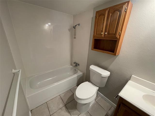 Building Photo - 407 Woodcrest Way