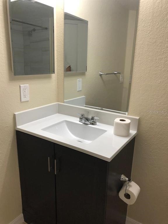 Building Photo - 2200 Key W Ct