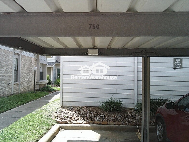 Building Photo - 13427 Garden Grove St