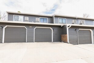 Building Photo - 11530 W 70th Plz