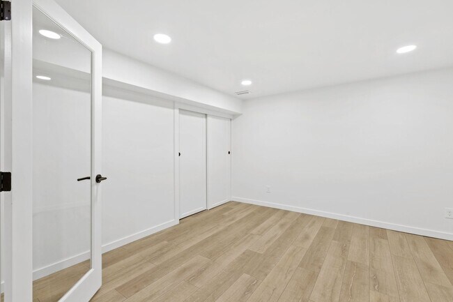 Building Photo - Incredible 4 bedroom Home in Southeast Denver