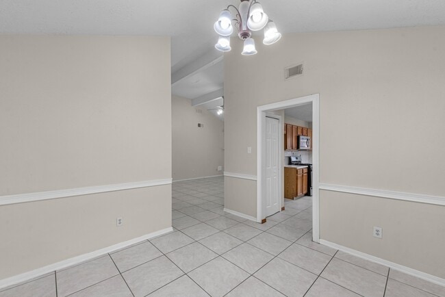 Building Photo - 19403 Bristlestar Dr