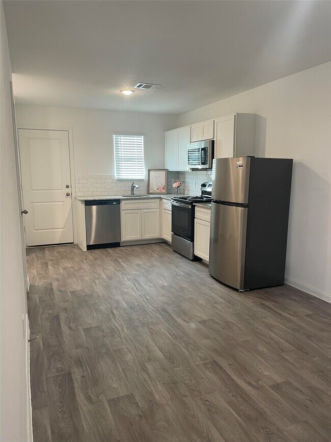 Building Photo - 9718 Marie Vlg Ct