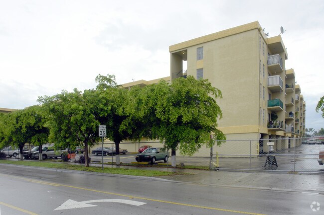 Building Photo - Todel Apartments