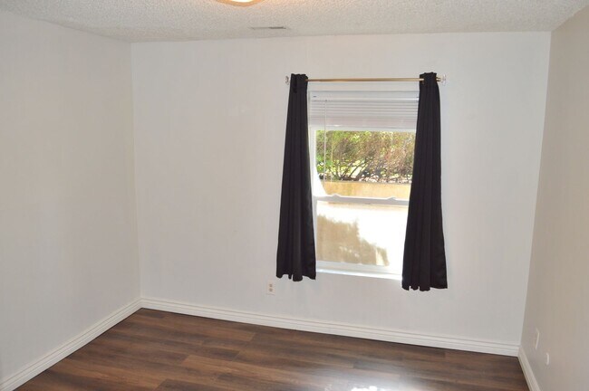 Building Photo - Beautiful Condo in Prime Centerville Location!