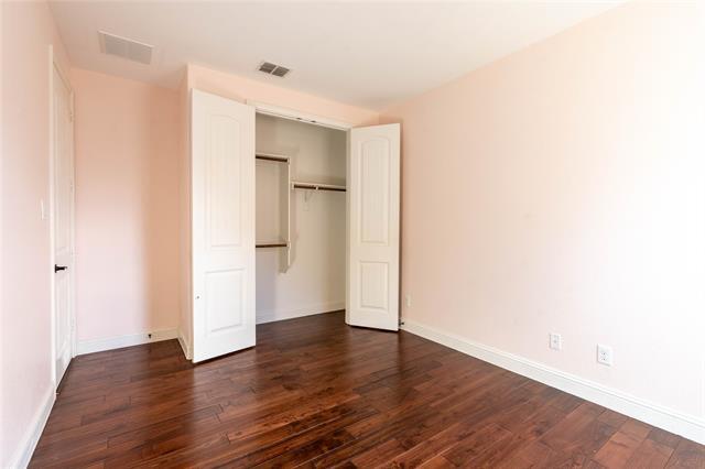 Building Photo - 9101 Waters Ln