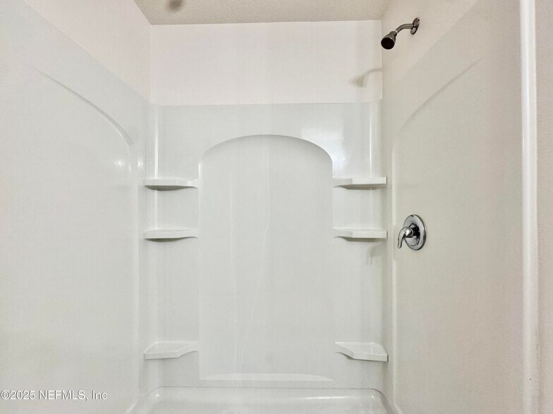 Building Photo - 8709 Lake George Cir W