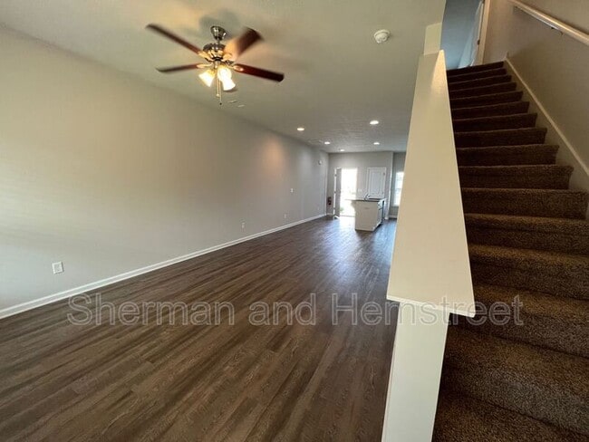 Building Photo - 672 Dobhill Ln