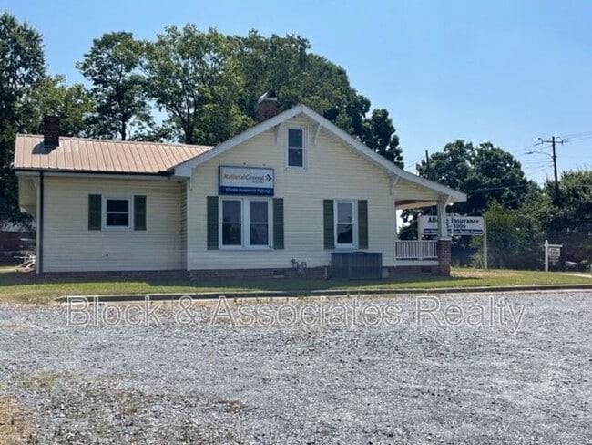 Building Photo - 207 E Pritchard St
