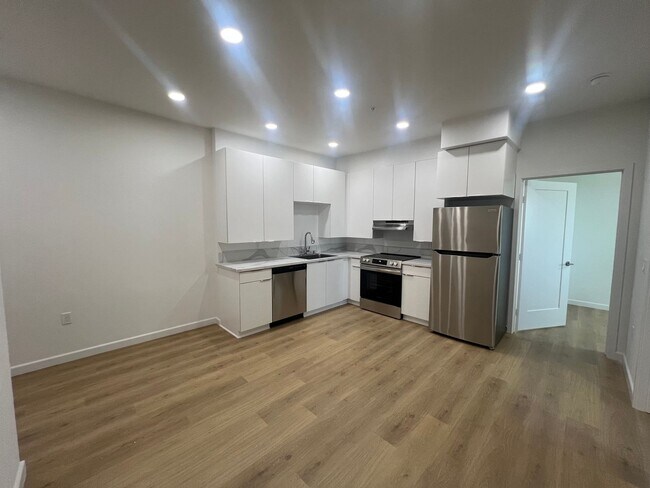 Building Photo - 2900 S Orange Dr