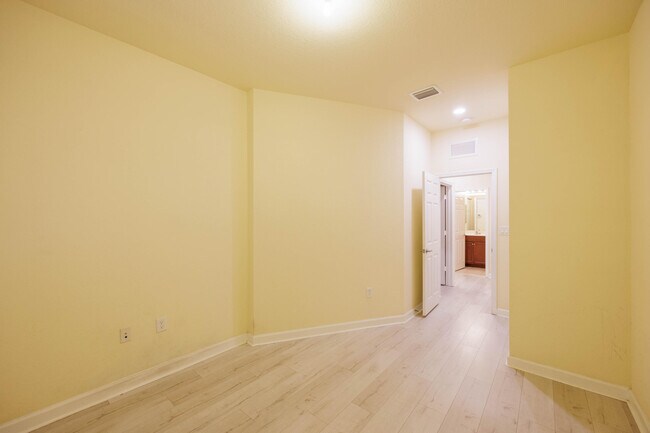 Building Photo - 5636 NW 58th Ln