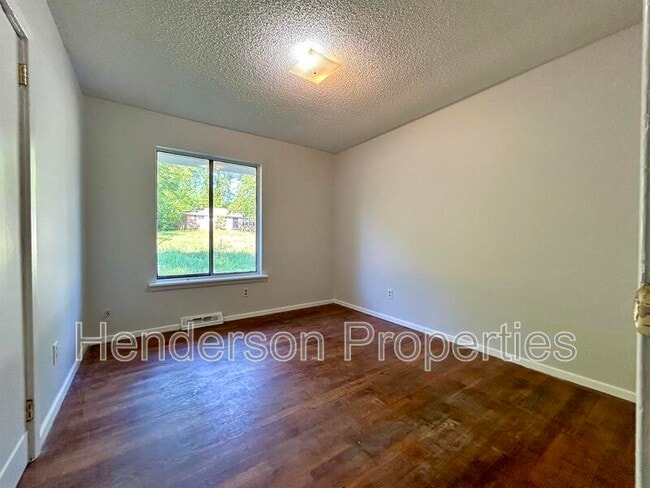 Building Photo - 908 Bilmark Ave