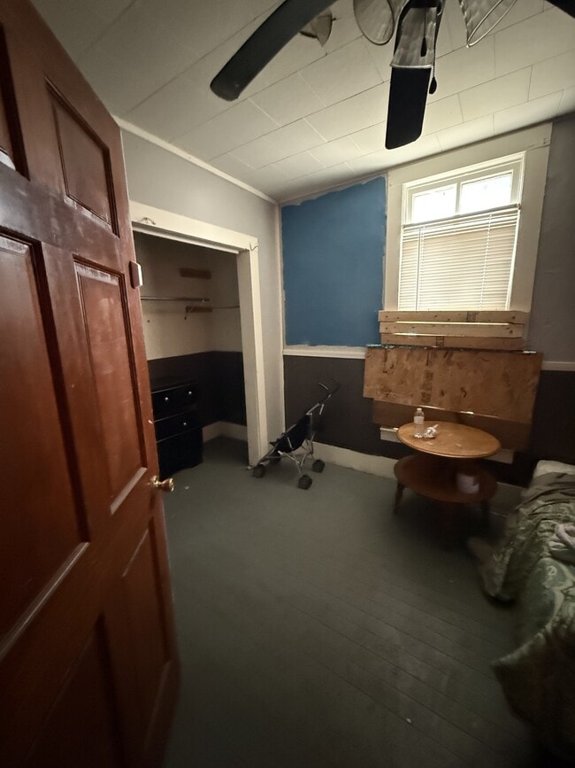 Building Photo - 1261 E Grand Ave