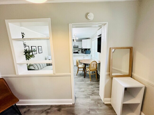 Building Photo - 231 Rogers Ave