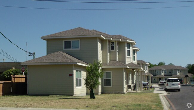 Building Photo - 3326 Weir Ave