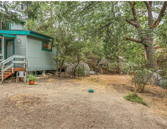 Building Photo - Large beautiful home in Idyllwild