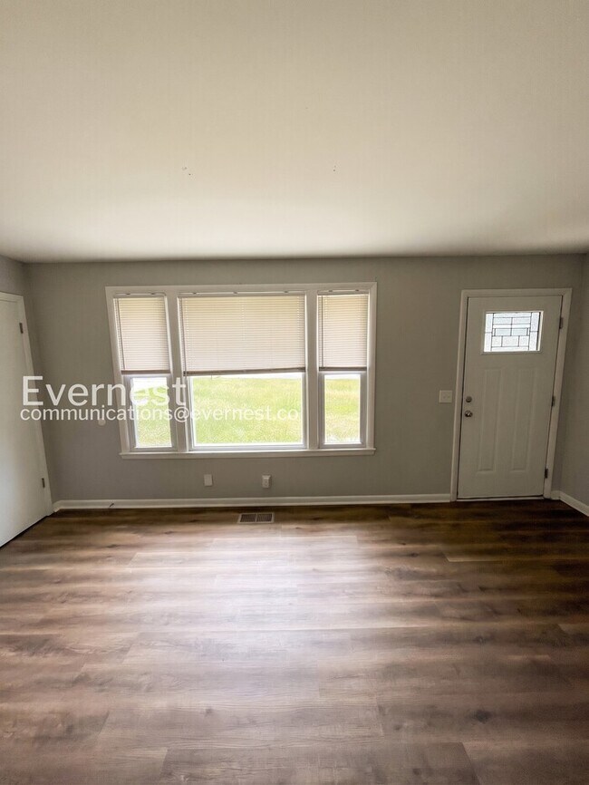 Building Photo - 109 Shirley Dr