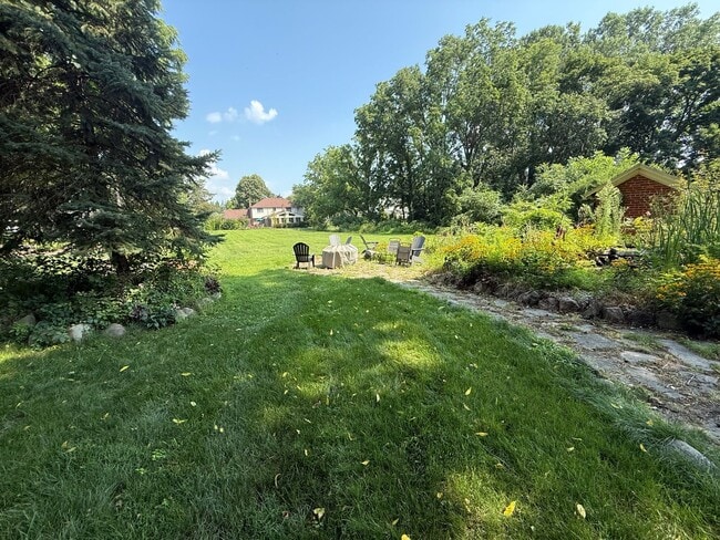 Building Photo - 45800 W Ann Arbor Trail