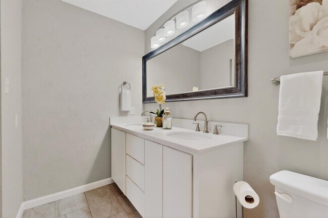 Building Photo - 7200 Barnsdale Way