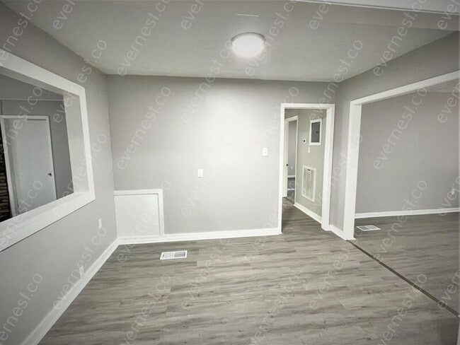 Building Photo - 445 Rockdale Dr