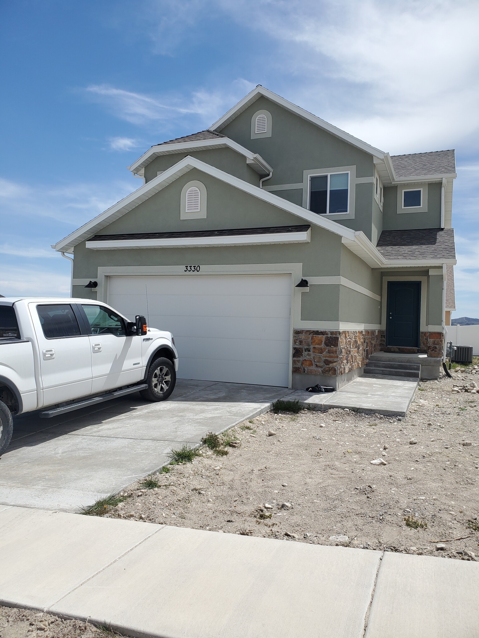 Main House - 3330 E Baywater