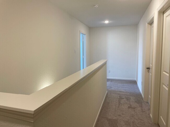 Building Photo - 3 Bed 3 Bath House for Lease in Princeton