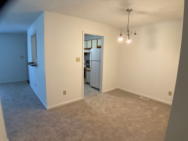 Building Photo - 1 Level 2 Bed, 2 Bath Condo in the heart o...