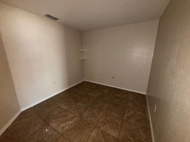 Building Photo - 3/2 Home Marion Oaks