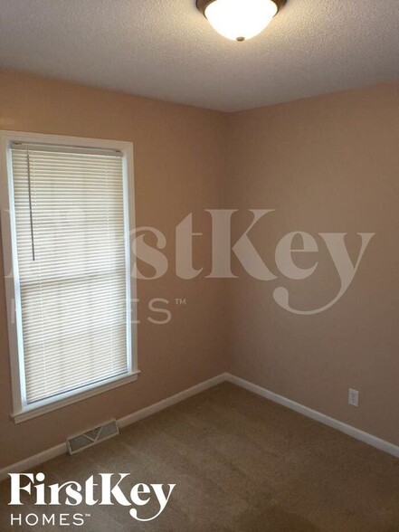 Building Photo - 506 Hargis Ln