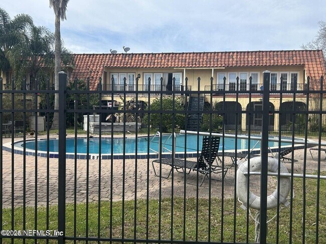 Building Photo - 6646 La Mirada Dr E