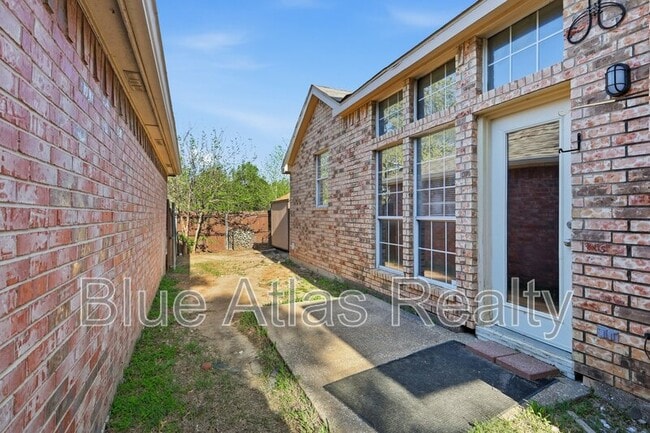 Building Photo - 1818 Orchard Dr