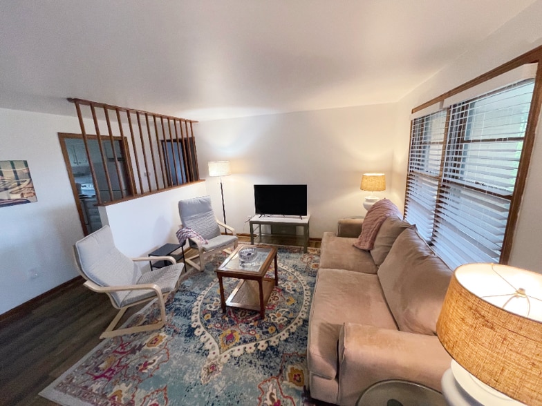 Building Photo - 2417 Quail Dr