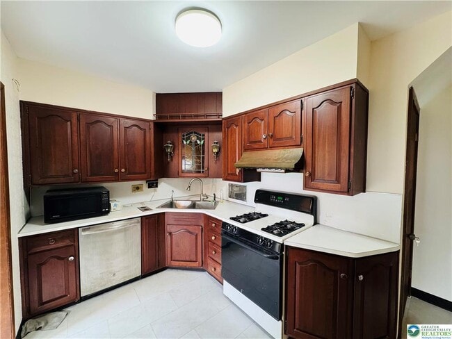 Building Photo - 2619 Broad St