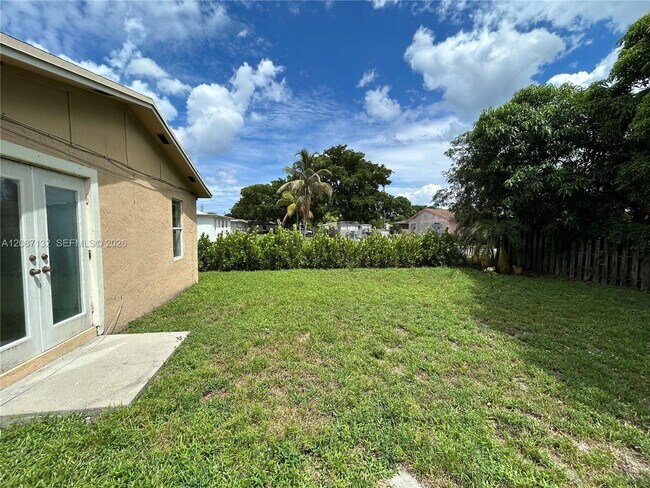 Building Photo - 280 SW 8th St